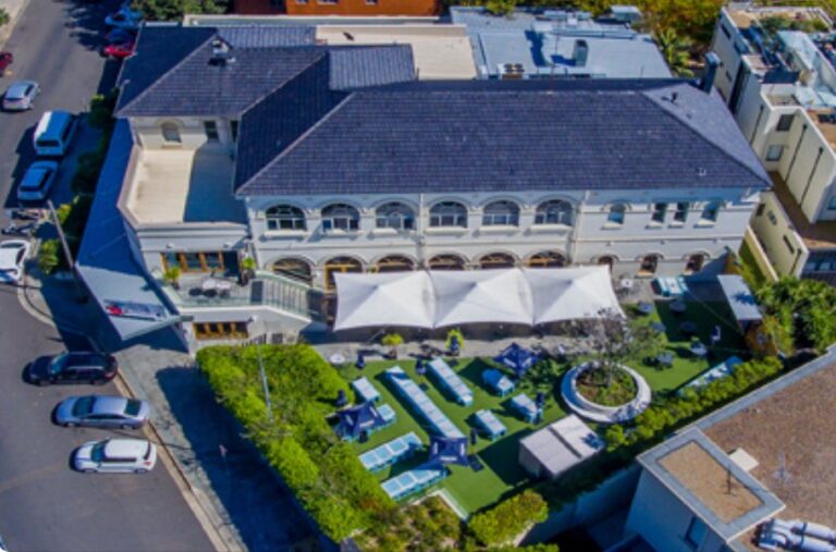 Clovelly Hotel 768x507