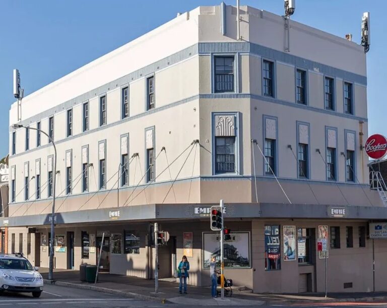 Empire Hotel 768x611