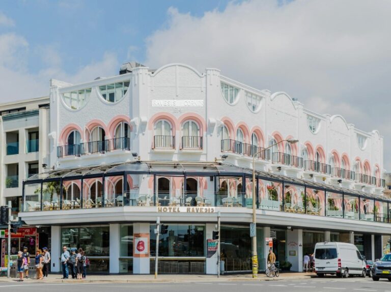 Hotel Ravesis 768x574